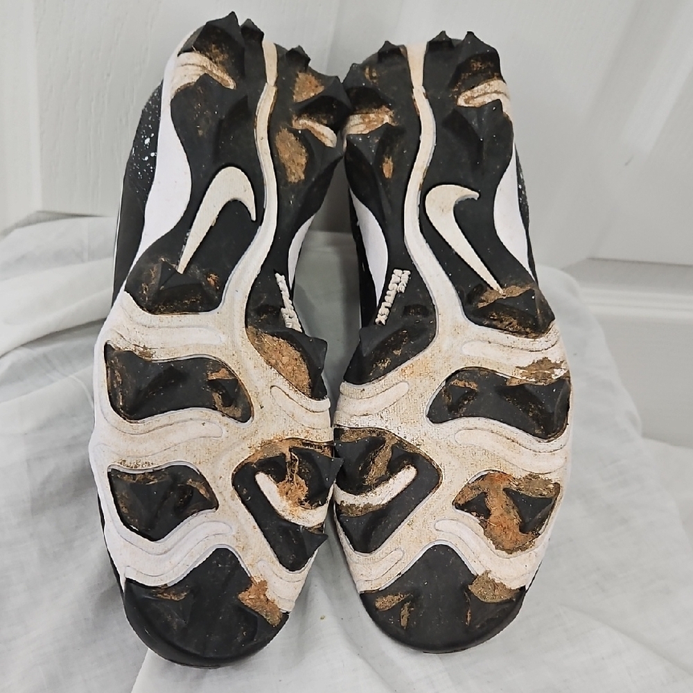 Nike Black & White Baseball Cleats Sz 8.5 Mens - Picture 7 of 8